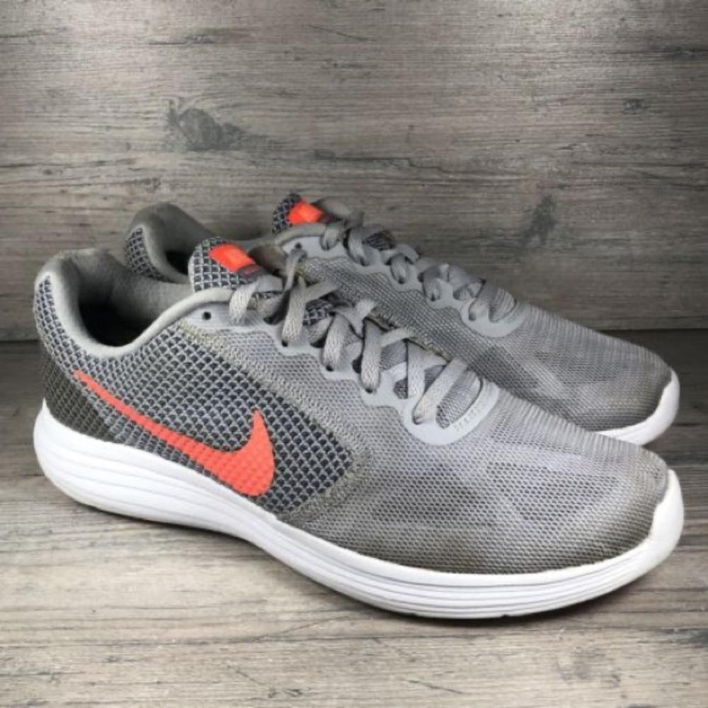 Nike revolutions womens tennis shoes